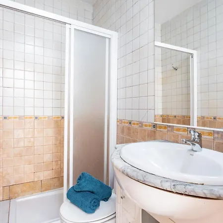 Home2book Cozy דירה *